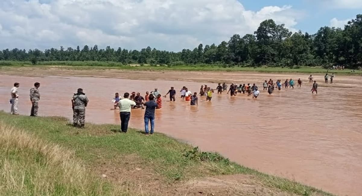 80 किमी लंबी धनौती नदी को कर दिया पुनर्जीवित, गोड्डा को पीछे छोड़ चंपारण इस्ट जोन में अव्वल