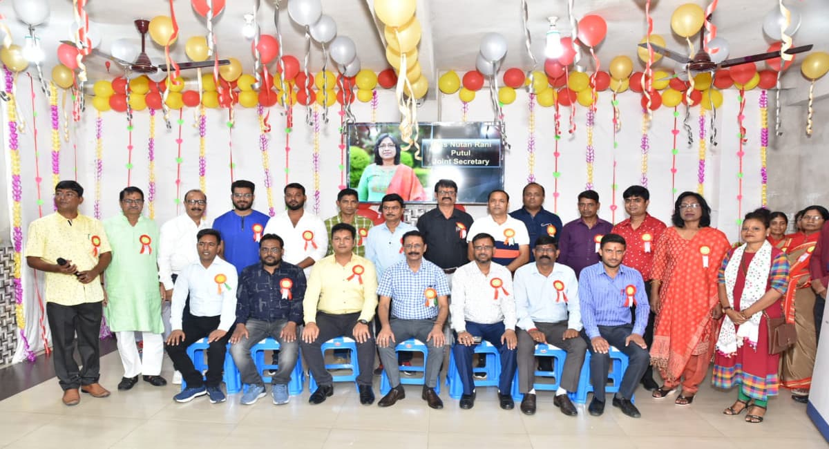 Teachers' Day 2021 : गुमला में कोरोना वॉरियर्स हुए सम्मानित, DC बोले- माता-पिता बच्चों को दें अच्छी शिक्षा