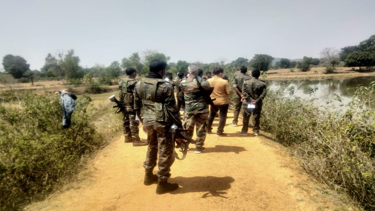 Gumla news : PLFI के खिलाफ 4 जिले की पुलिस करेगी अंतिम प्रहार, संगठन के खात्मे के लिए बनी रणनीति