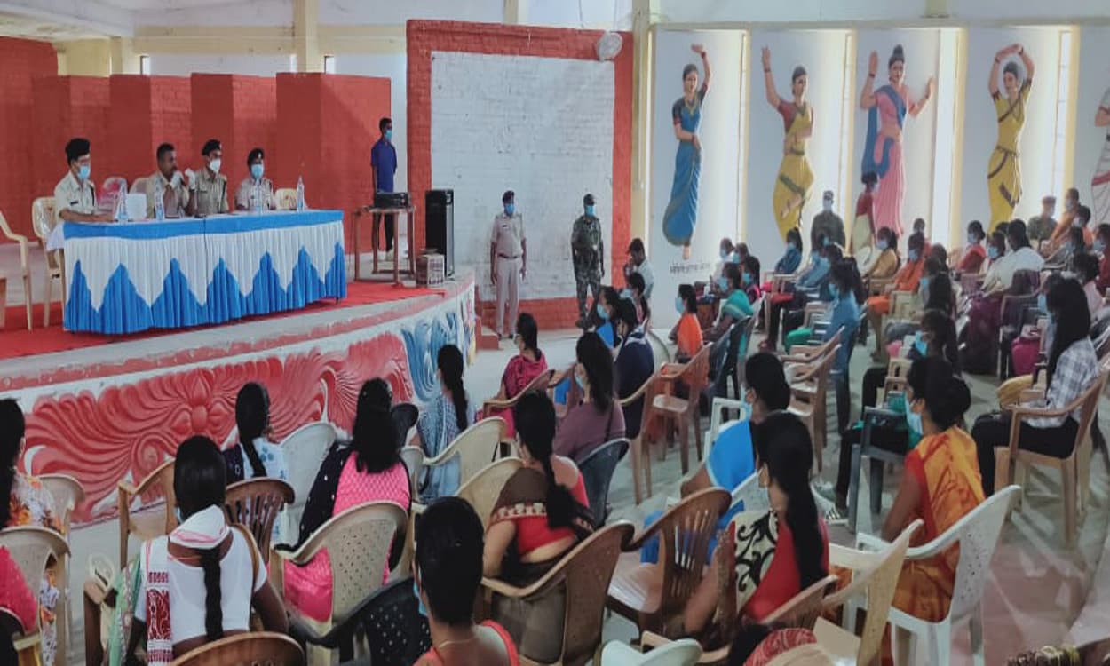 महिला उत्पीड़न की रोकथाम को लेकर पुलिस गंभीर, एसपी बोले- महिलाएं होंगी सबल, तो समाज में आयेगा परिवर्तन