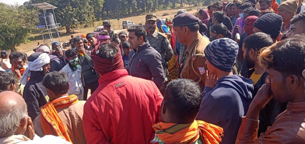 Jharkhand news: गुमला के गढ़टोली पहाड़ में चंगाई के बहाने किया जा रहा था धर्मांतरण, हिंदू संगठन ने कराया बंद Jharkhand news: गुमला के गढ़टोली पहाड़ में चंगाई के बहाने किया जा रहा था धर्मांतरण, हिंदू संगठन ने कराया बंद