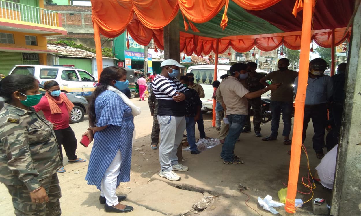 Coronavirus Impact : सील दुकानों को खोलने की जिला प्रशासन से गुमला चेंबर की अपील