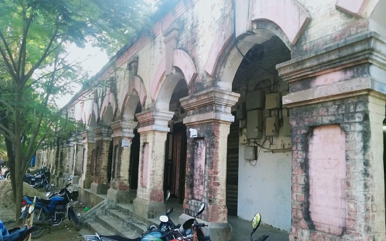 Jharkhand News: 121 साल पहले अंग्रेजों के बनाए गुमला अनुमंडल कार्यालय को संरक्षण की जरूरत, भवन हुआ जर्जर