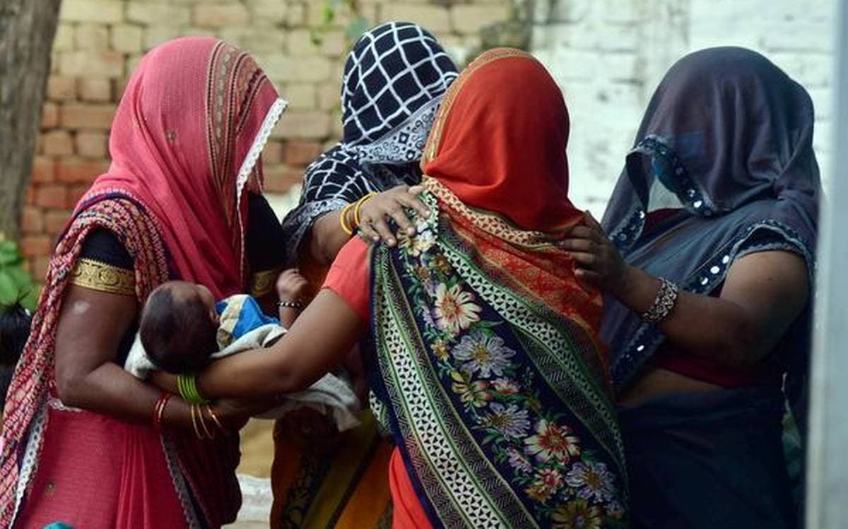 Hathras Case: हाथरस मामले में केस को दिल्ली शिफ्ट कराना चाहता है पीड़िता का परिवार, कहा - हम बस सुरक्षा चाहते हैं