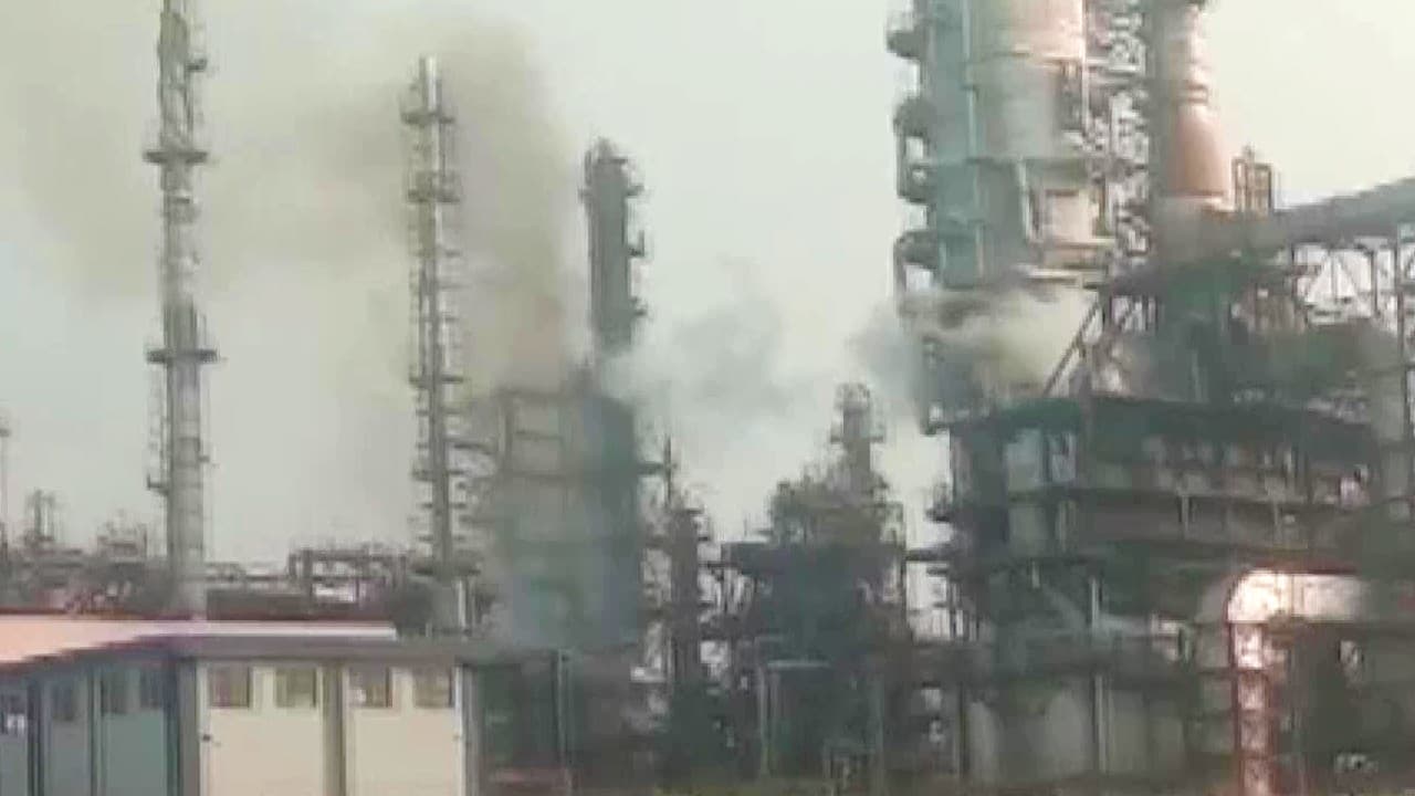 West Bengal News : हल्दिया में इंडियन ऑयल की रिफाइनरी में आग से 3 की मौत, 44 घायल, केंद्र ने दिये जांच के आदेश