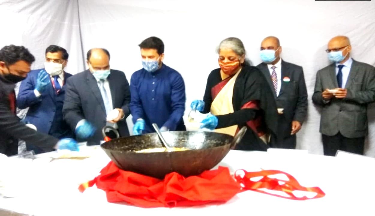 हलवा सेरेमनी के बाद पूरे 10 दिन के लिए दुनिया से कट जाते हैं अधिकारी, कड़े पहरे में ऐसे तैयार होता है बजट