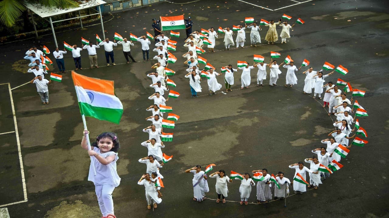 Explainer : क्या है हर घर तिरंगा अभियान? जानिए 15 अगस्त और गणतंत्र दिवस के झंडोत्तोलन में अंतर