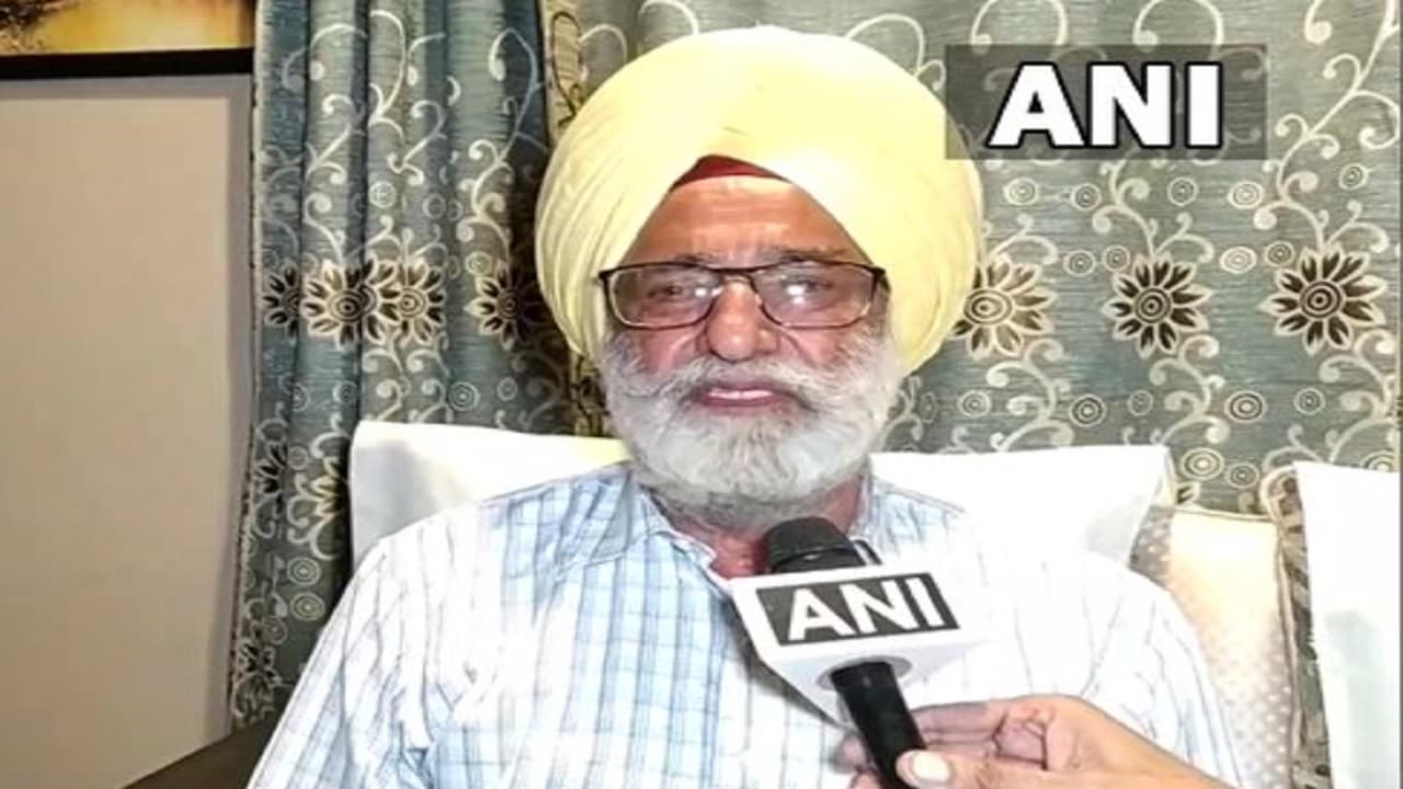 Delhi: अरविंद केजरीवाल के बयान पर बोले भगत सिंह के रिश्तेदार, अपराधियों की तुलना शहीदों से क्यों?