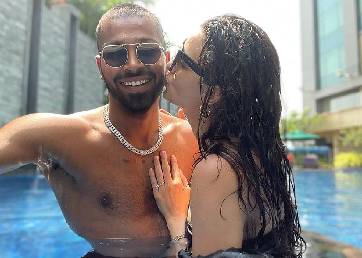 हार्दिक पांड्या फिर बनने वाले हैं पापा ? पत्नी नताशा ने बेटे के पहले जन्मदिन पर बेबी बंप के साथ शेयर की तसवीर