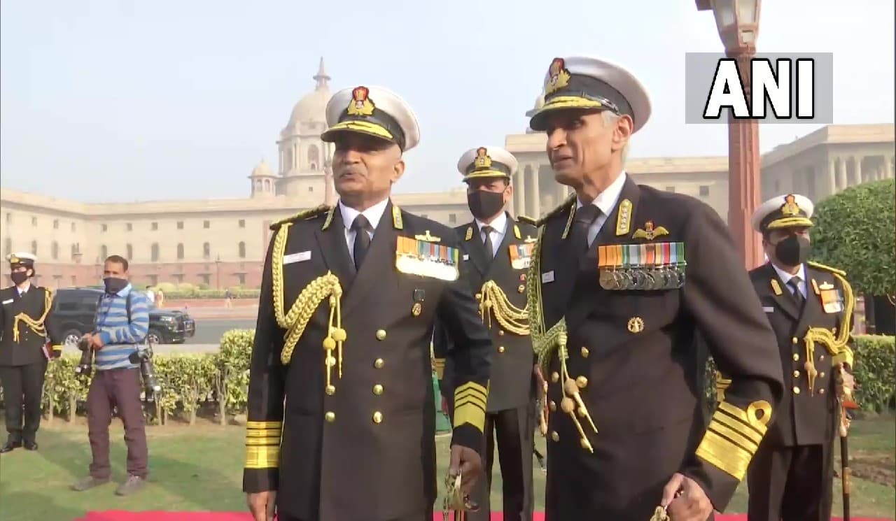 38 सालों से नौसेना में सेवाएं दे रहे एडमिरल हरि कुमार, इन मेडलों से हो चुके हैं सम्मानित, जानें खास बातें