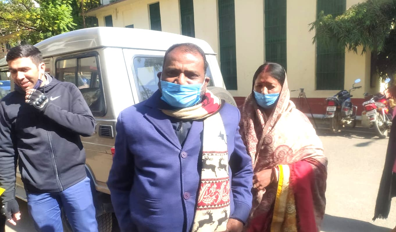 आय से अधिक संपत्ति मामले में दुमका से गिरफ्तार पूर्व मंत्री हरिनारायण राय को सीबीआइ कोर्ट ने पत्नी के साथ जेल भेजा