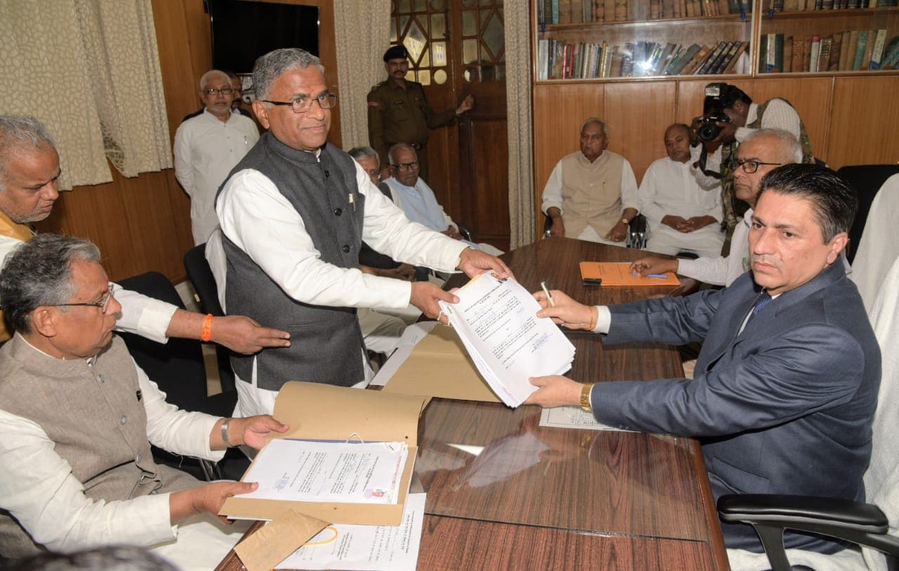 हरिवंश, रामनाथ ठाकुर और विवेक ठाकुर ने राज्यसभा के लिए किया नामांकन, नीतीश-सुशील मोदी भी थे साथ