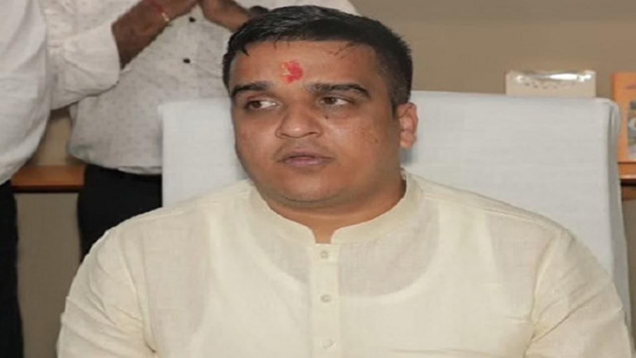 Gujarat Election 2022: 27 साल की उम्र में विधायक बने थे हर्ष संघवी, जानिए इनके बारे में सबकुछ