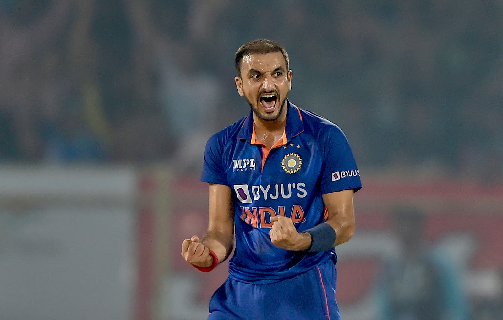 DC vs RCB, IPL 2022: हर्षल पटेल की वापसी से मजबूत होगी आरसीबी, लेकिन दिल्ली कैपिटल्स से मिलेगी कड़ी टक्कर