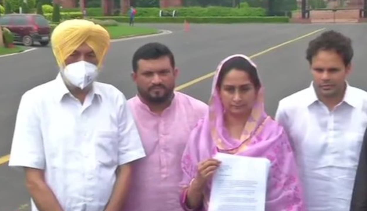 कृषि कानूनों के खिलाफ आंदोलन में किसानों की मौत की जेपीसी से कराई जाए जांच, राष्ट्रपति से मिला प्रतिनिधिमंडल