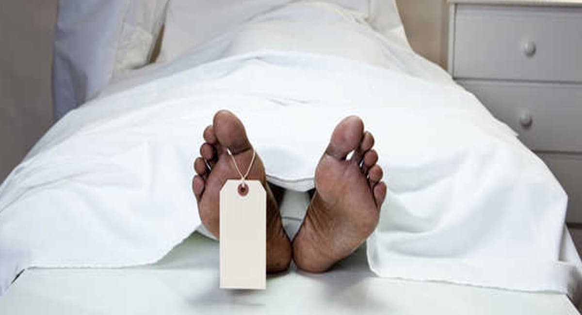 Hapur News: हापुड़ में तेज रफ्तार कार गहरे तालाब में गिरी, हादसे में 4 लोगों की डूबकर दर्दनाक मौत