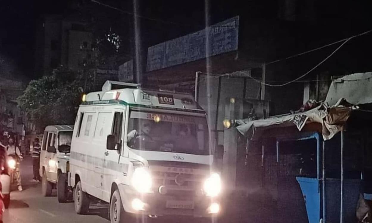 कोरोना संक्रमित चोर एंबुलेंस से फरार, रांची ले जाने के दौरान गड़ीखाना चौक से हुआ गायब