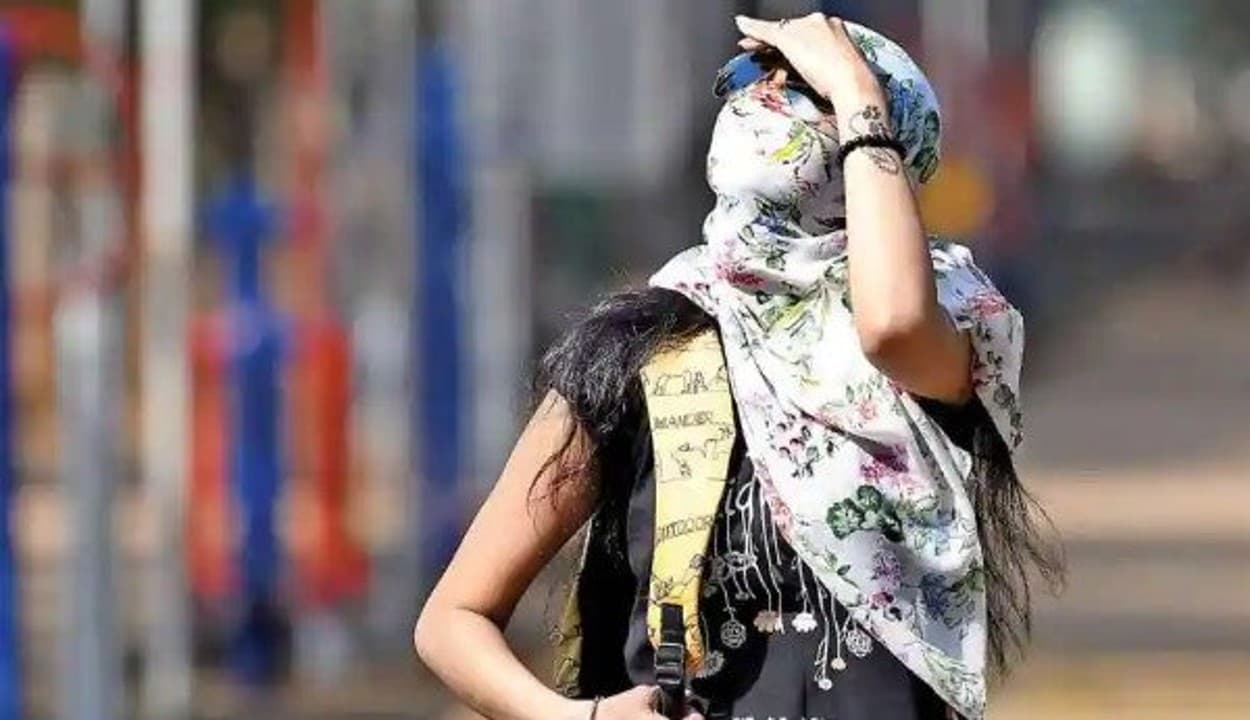 Weather Forecast LIVE : दिल्ली-एनसीआर समेत इन राज्यों को मिलेगी गर्मी से राहत, आज शाम तक होगी हल्की बारिश