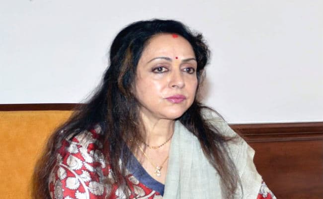 हेमा मालिनी ने पीएम मोदी से की न्यूनतम पेंशन 7,500 रुपये महीने करने की मांग