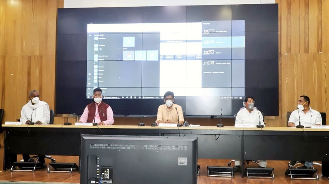 शाह की वर्चुअल रैली पर सीएम हेमंत सोरेन ने उठाये सवाल, जानिए क्या कहा...