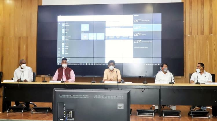 Jharkhand Lockdown : सीएम सोरेन ने सहायता एप के जरिये 1 .11 लाख प्रवासी मजदूरों को भेजे एक-एक हजार रुपये