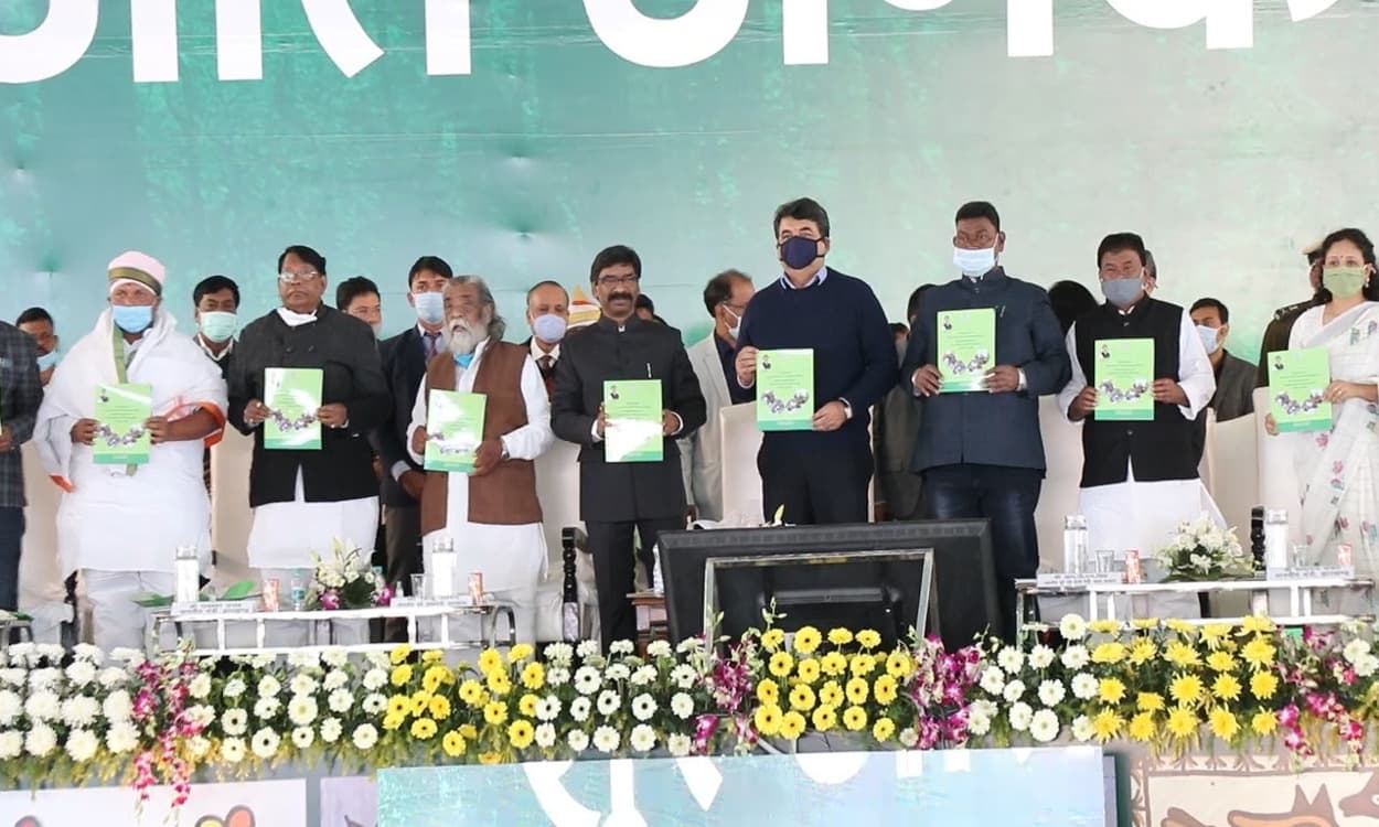 Jharkhand Government 1 Year : हेमंत सरकार ने दी झारखंड वासियों को करोड़ों की सौगात, युवा और महिलाओं पर रहा विशेष फोकस