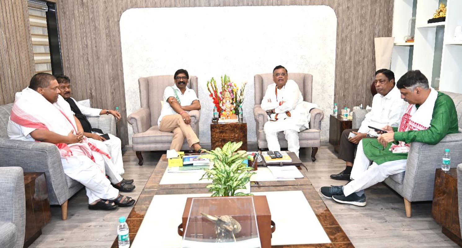 मिशन 2024 : सीएम हेमंत सोरेन से मिले कांग्रेस प्रदेश प्रभारी अविनाश पांडेय, आगामी चुनाव को लेकर हुई चर्चा