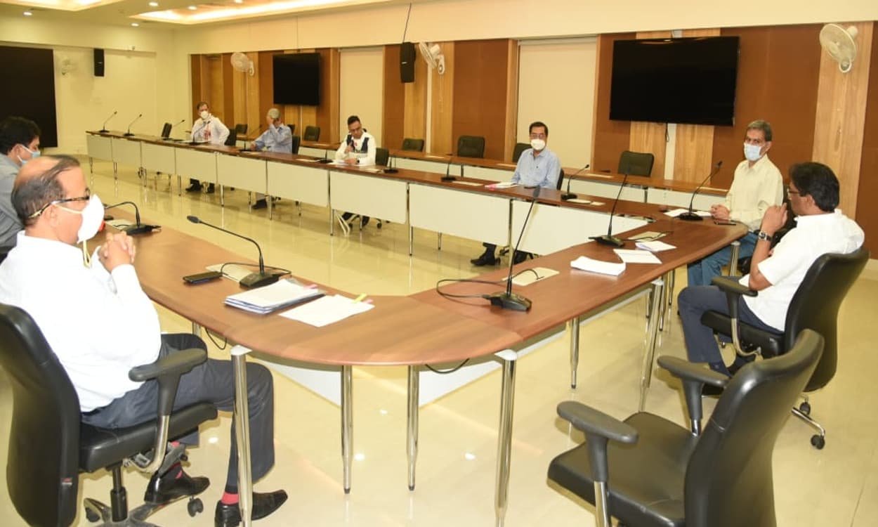 Corona Effect : राज्य समन्वय समिति की पहली बैठक, बोले हेमंत- हिंदपीढ़ी इलाके में पुलिस की निगरानी में होगी एंबुलेंस की व्यवस्था