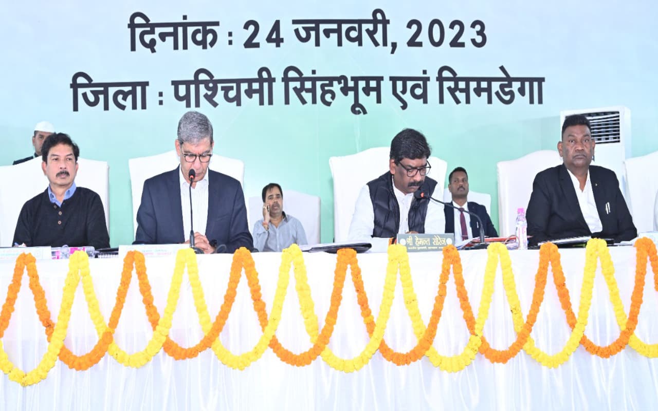 ड्रॉपआउट बेटियों को स्कूलों से जोड़ने के लिए चलेगा विशेष अभियान, समीक्षा बैठक में CM हेमंत ने दिये कई निर्देश