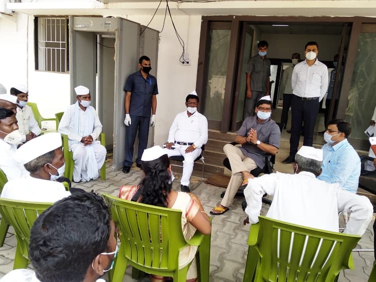 झारखंड में टाना भगतों के तीन दिन की आर्थिक नाकेबंदी से रेलवे को 100 करोड़ का नुकसान