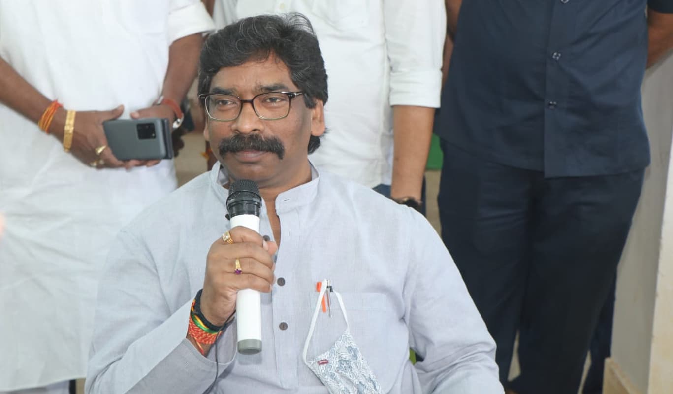 CM हेमंत सोरेन का भाजपा पर निशाना, कहा- उनकी राजनीतिक जमीन दलदल भरी, प्रचार में लगा रहे वीर सेना को