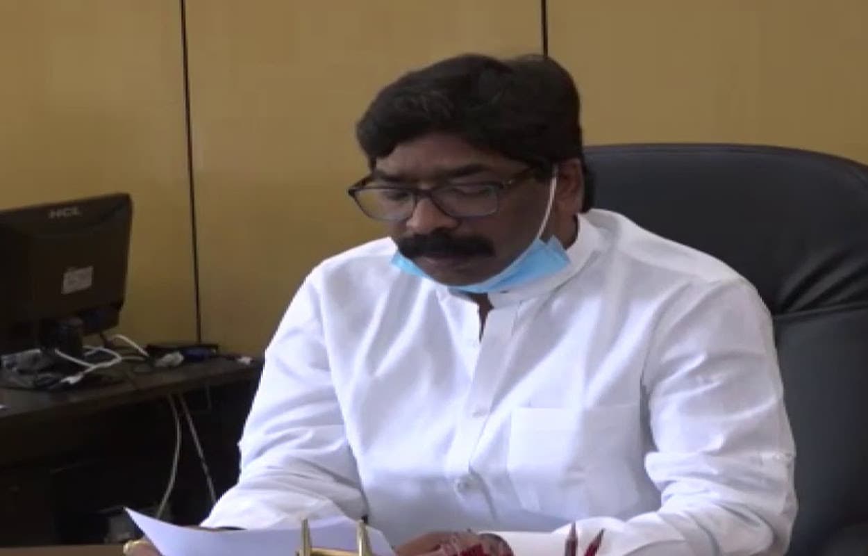 Jharkhand News : सीएम हेमंत सोरेन ने केंद्रीय रेल मंत्री को लिखा पत्र, बिहार से झारखंड आनेवाली ट्रेनों को बंद करने का किया आग्रह... पढ़ें झारखंड की टॉप 5 खबरें