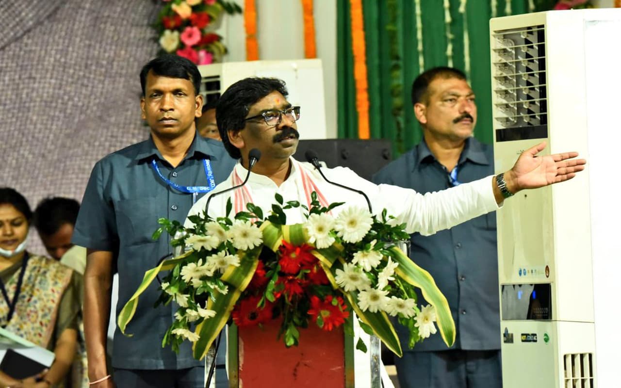 झारखंड के कल्याण हॉस्टल में कुक और नाइट गार्ड की जल्द होगी बहाली, दुमका में CM हेमंत सोरेन ने की घोषणा