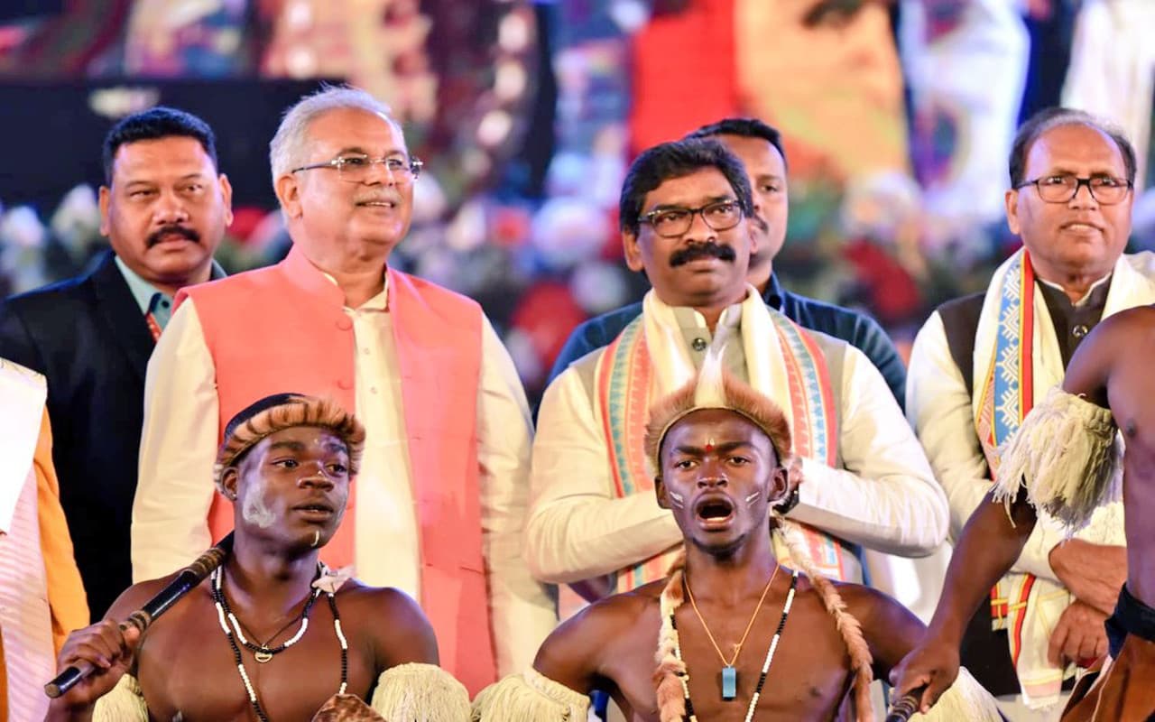 राष्ट्रीय आदिवासी नृत्य महोत्सव में शामिल हुए CM हेमंत सोरेन, बोले- झारखंड-छत्तीसगढ़ भाई-भाई, देखें Pics