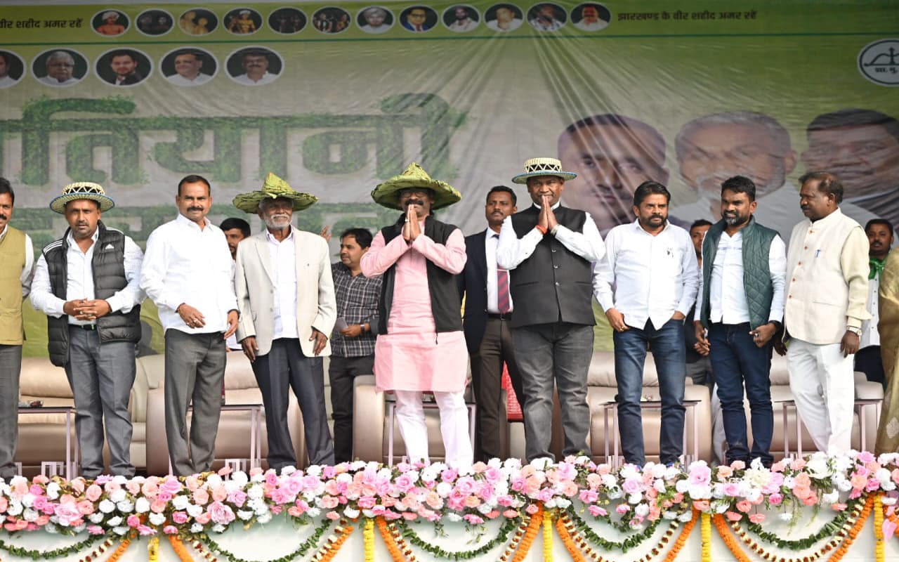 PHOTOS: 'जो यहां का खतियानी वही है झारखंडी', जमशेदपुर के खतियानी जोहार यात्रा में CM हेमंत ने फिर भरी हुंकार