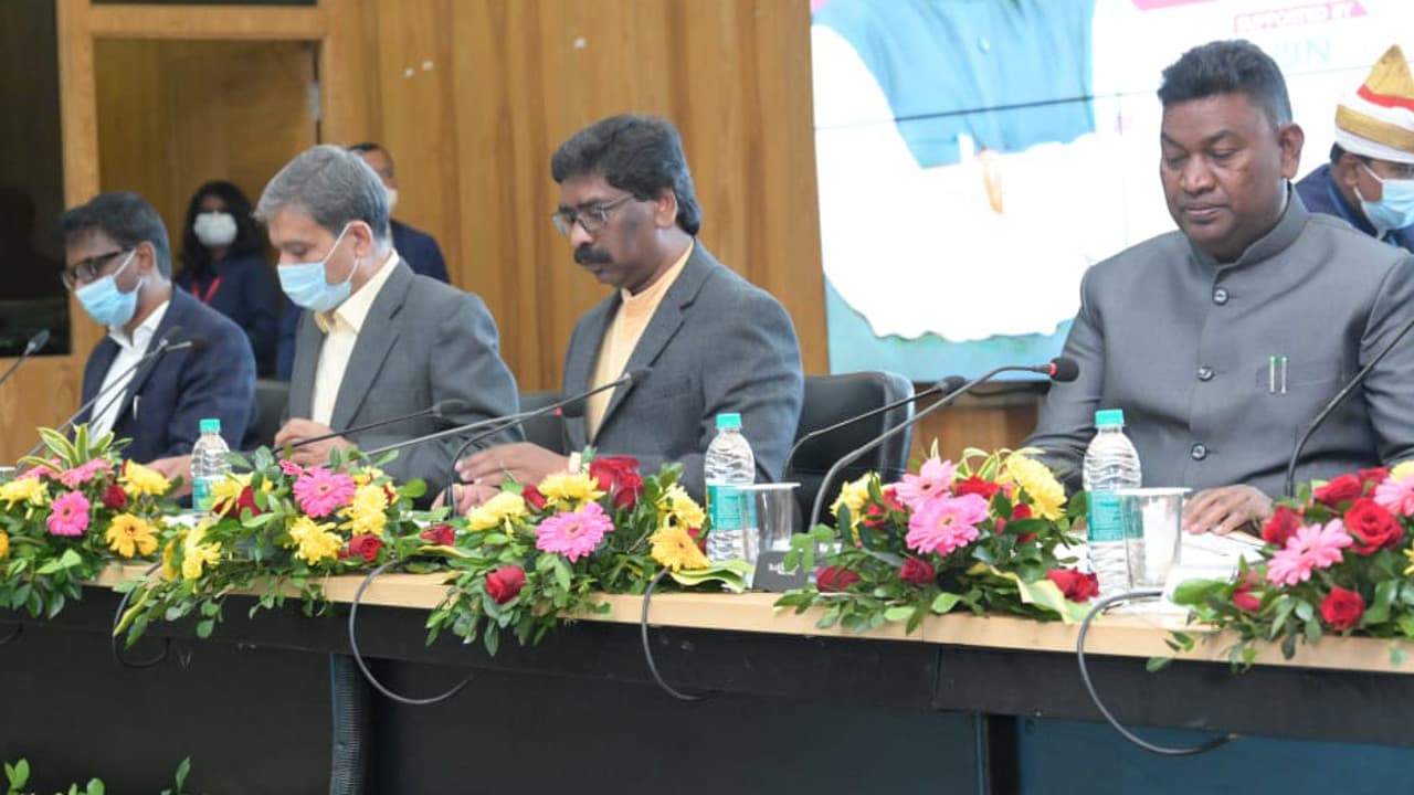 प्रवासी श्रमिकों के लिए बनेगी ठोस नीति, बना डाटाबेस, सीएम हेमंत सोरेन ने की SRMI की शुरुआत