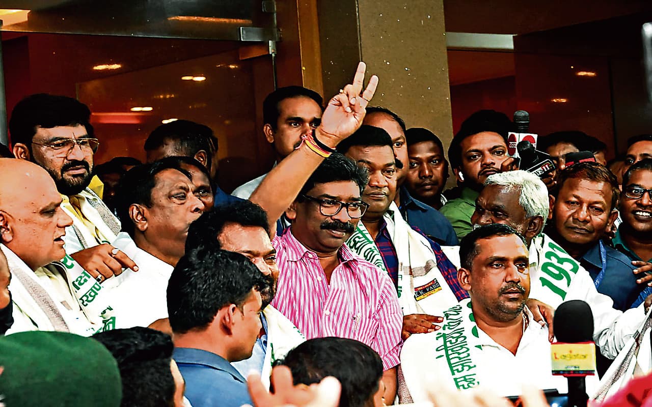 झारखंड कैबिनेट से स्थानीयता का प्रस्ताव पारित होने पर कई ने जताए आभार, तो कई राजनेताओं ने उठाए सवाल