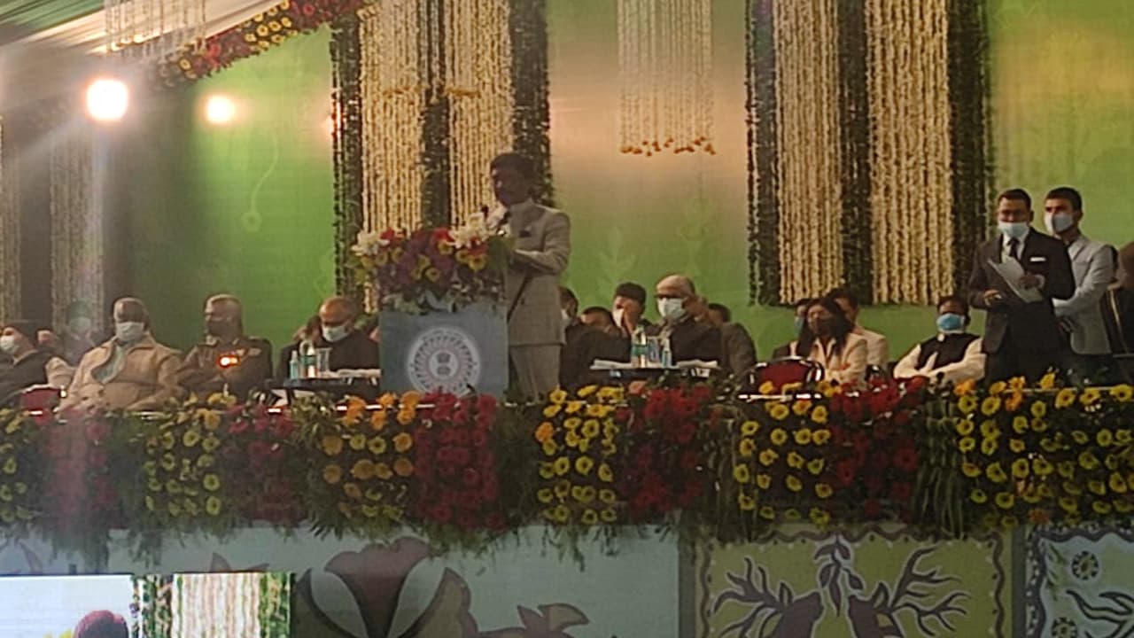 Jharkhand Govt Anniversary: हेमंत सरकार का बड़ा एलान – गरीबों को पेट्रोल पर 25 रुपये की छूट Jharkhand Govt Anniversary: हेमंत सरकार का बड़ा एलान – गरीबों को पेट्रोल पर 25 रुपये की छूट