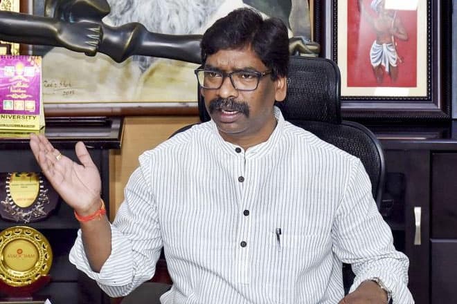 भीमा कोरेगांव केस : फादर स्टेन स्वामी की गिरफ्तारी पर क्या बोले मुख्यमंत्री हेमंत सोरेन ?