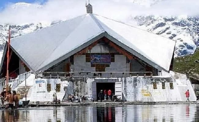 उत्तराखंड: शुरू हुई हेमकुंड साहिब की यात्रा, एक दिन में 1000 भक्तों को इजाजत