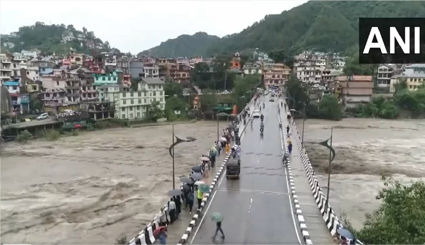 आसमान से बरसी तबाही की बरसात, अकेले इस राज्य में बाढ़ से बह गये 8000 करोड़, केन्द्र से मदद की गुहार