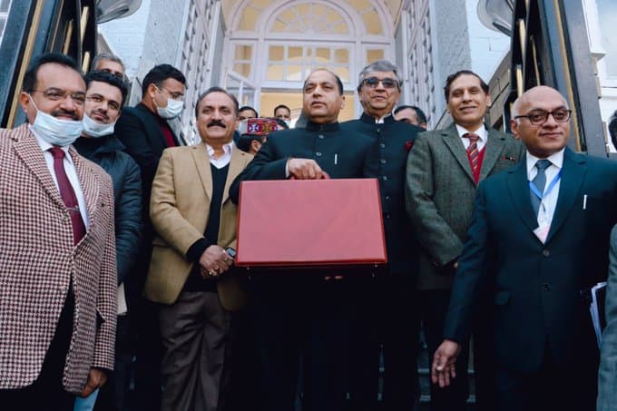 Himachal Pradesh Budget: हिमाचल प्रदेश सरकार ने बजट में वृद्धावस्था पेंशन बढ़ायी, आयु सीमा घटायी