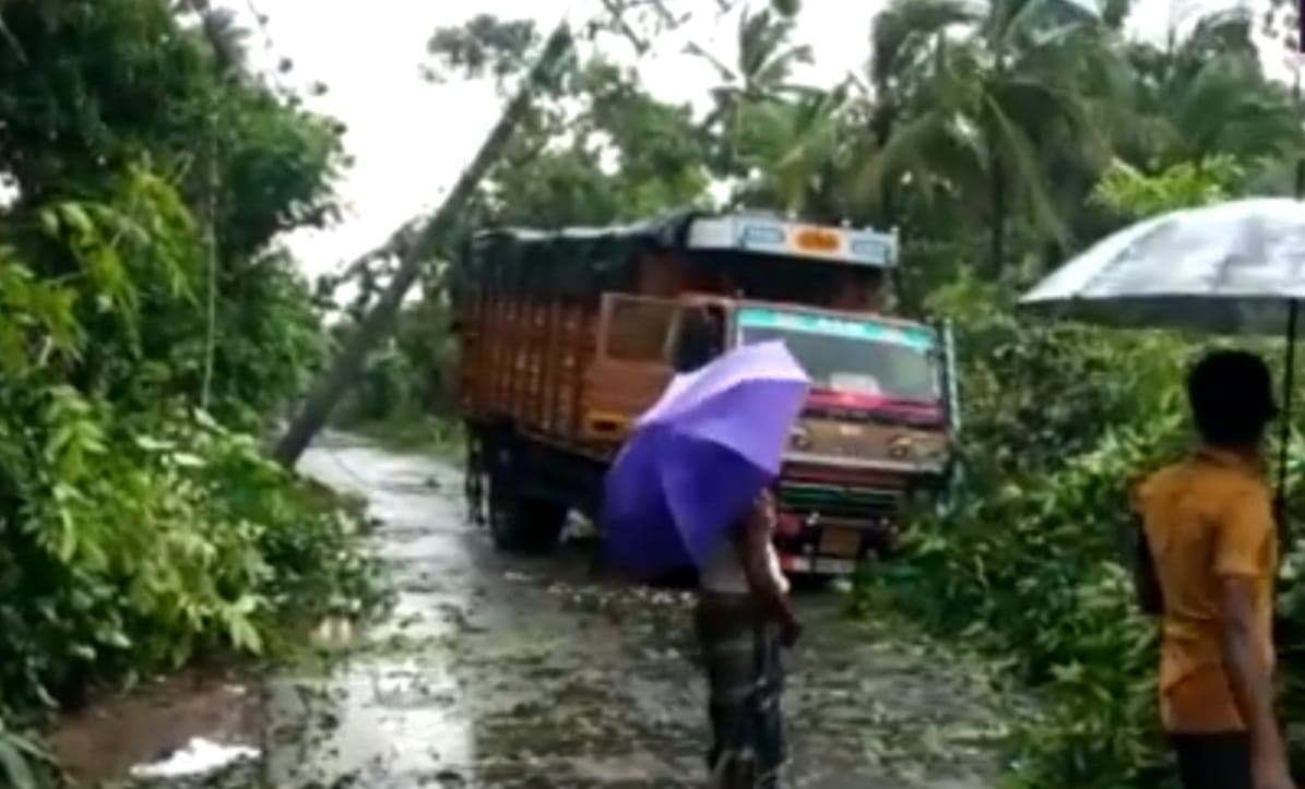 Bengal Weather Report: डायमंड हार्बर और हिंगलगंज में तबाही, दक्षिण 24 परगना में 2 की मौत