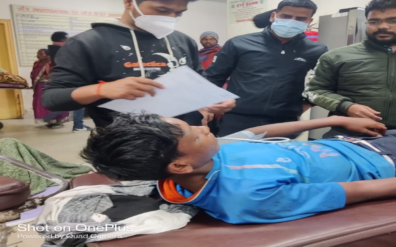 सीएम हेमंत सोरेन ने सिमडेगा के घायल हॉकी खिलाड़ियों का लिया संज्ञान, RIMS पहुंचा खेल विभाग