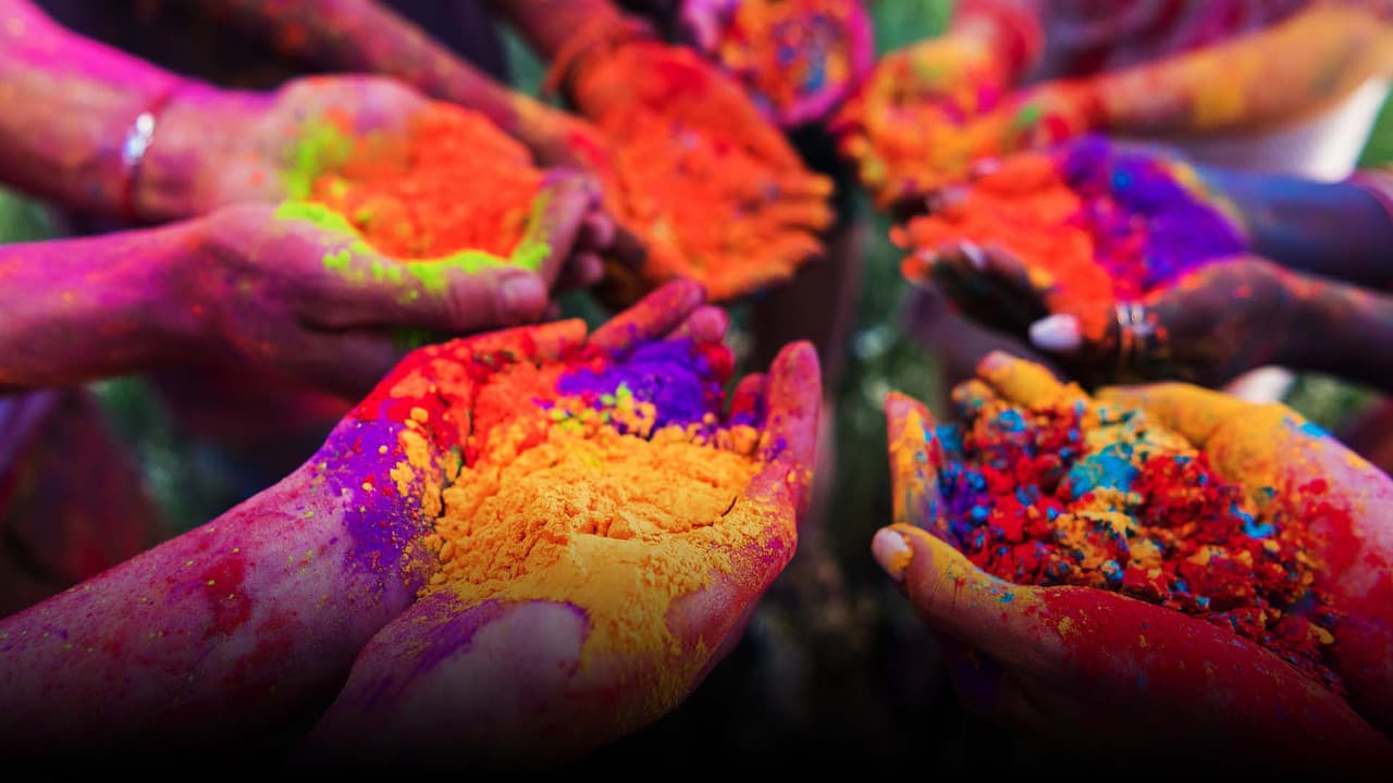 Holi 2022: होली में कहीं आपकी स्कीन ना हो जाए खराब, रखें विशेष ख्याल, जानिए एक्सपर्ट की राय