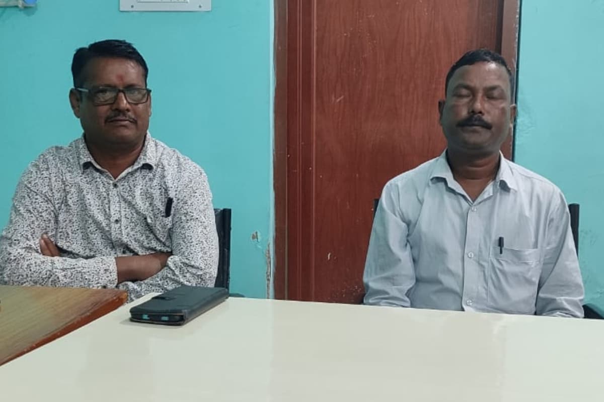 झारखंड: ACB ने होमगार्ड के दो जवानों को तीन हजार घूस लेते किया अरेस्ट, ड्यूटी के एवज में ले रहे थे रिश्वत