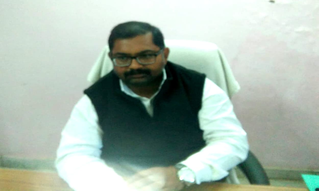 Cyber Crime News : कोडरमा और देवघर के बाद अब हुसैनाबाद SDO का साइबर क्रिमिनल ने बनाया फर्जी फेसबुक एकाउंट, मांगे पैसे