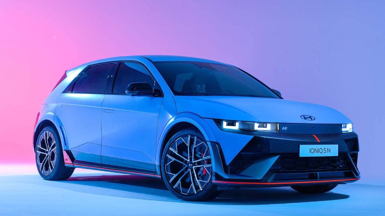 PHOTO : हुंडई की पहली हाई-परफॉर्मेंस EV है Ioniq 5 N, जानें क्या है इसकी खासियत