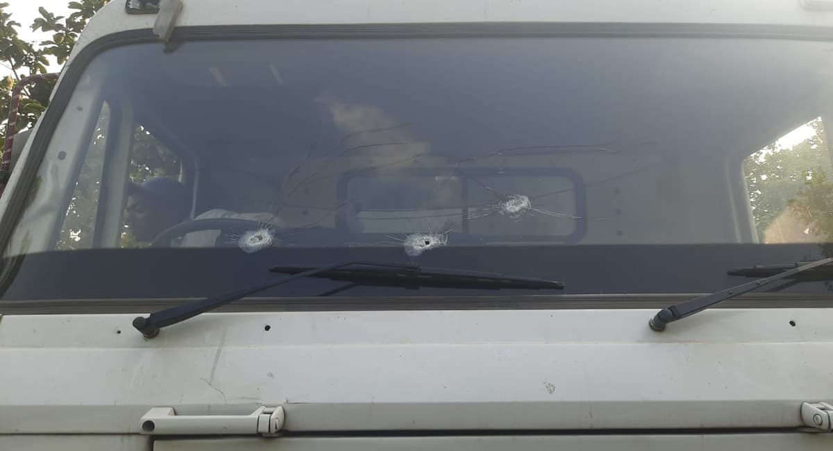 झारखंड: तेज रफ्तार हाइवा का कहर, सड़क हादसे में रिटायर्ड आर्मी जवान की मौत, बहू की हालत गंभीर