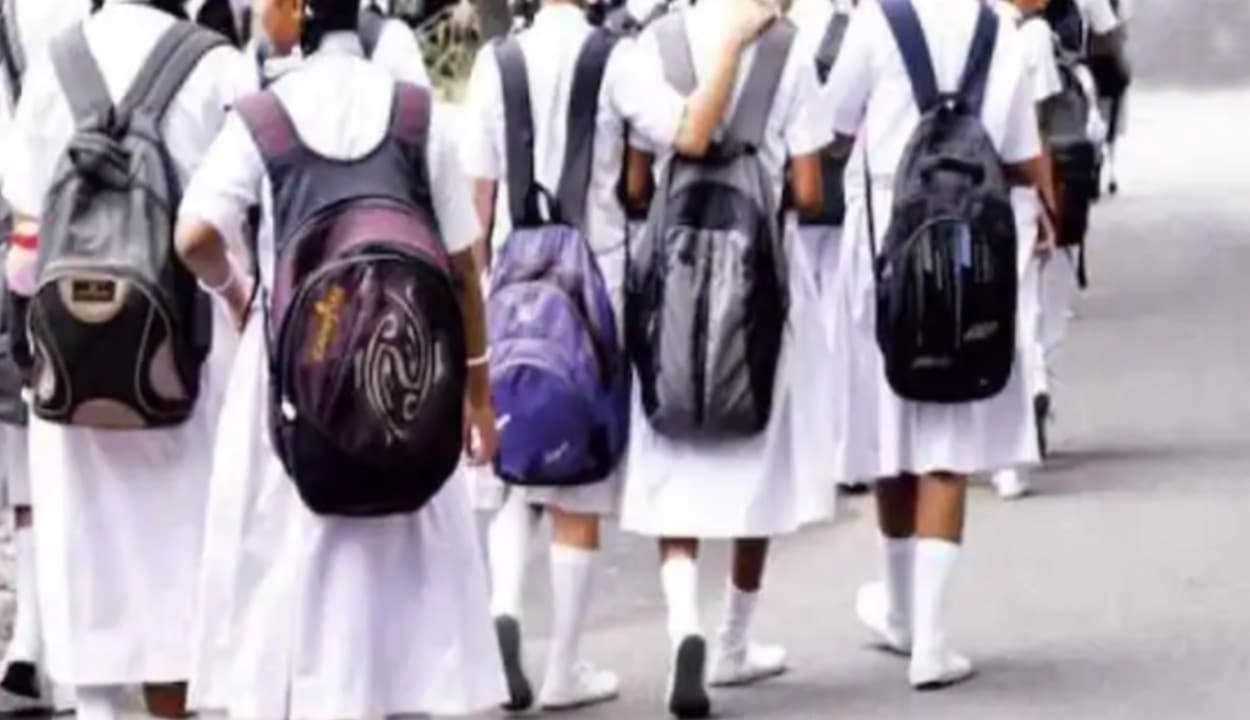 ICSE Board Exams 2021 : सीबीएसई के बाद आईसीएसई बोर्ड ने भी रद्द की 10वीं की परीक्षा, 12वीं के एग्जाम पर जून में फैसला